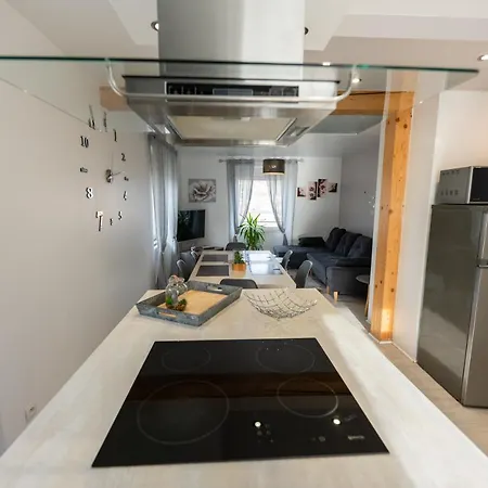 公寓 L'amethyste 3 *